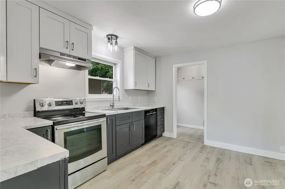 137 Wayne Avenue Pacific, WA 98047