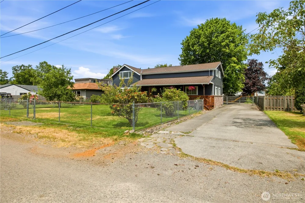 137 Wayne Avenue Pacific, WA 98047