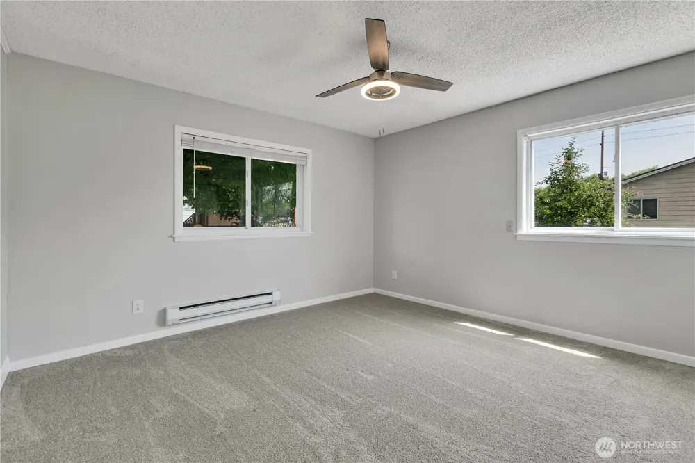 137 Wayne Avenue Pacific, WA 98047