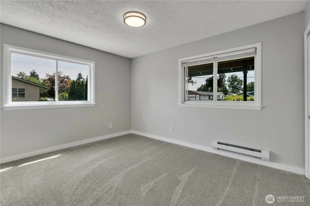 137 Wayne Avenue Pacific, WA 98047