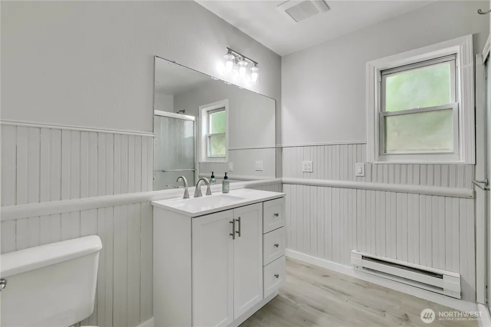 137 Wayne Avenue Pacific, WA 98047