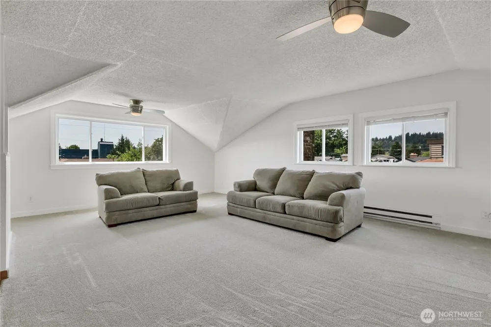 137 Wayne Avenue Pacific, WA 98047