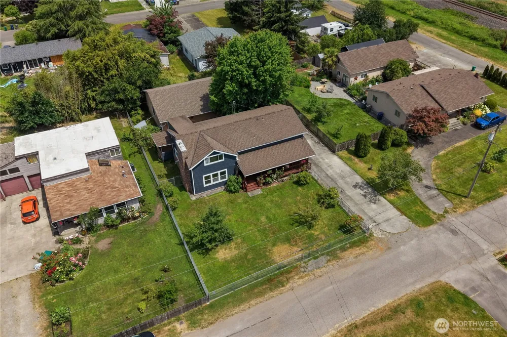 137 Wayne Avenue Pacific, WA 98047