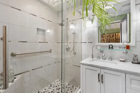 401 E Vista Chino #6