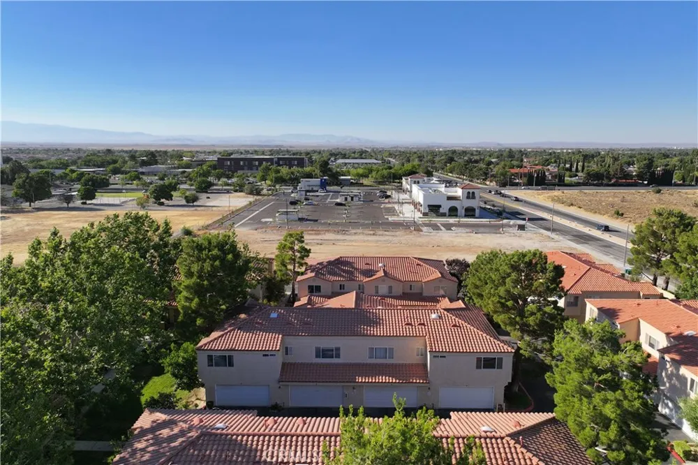 43465 30th W Lancaster, CA 93536