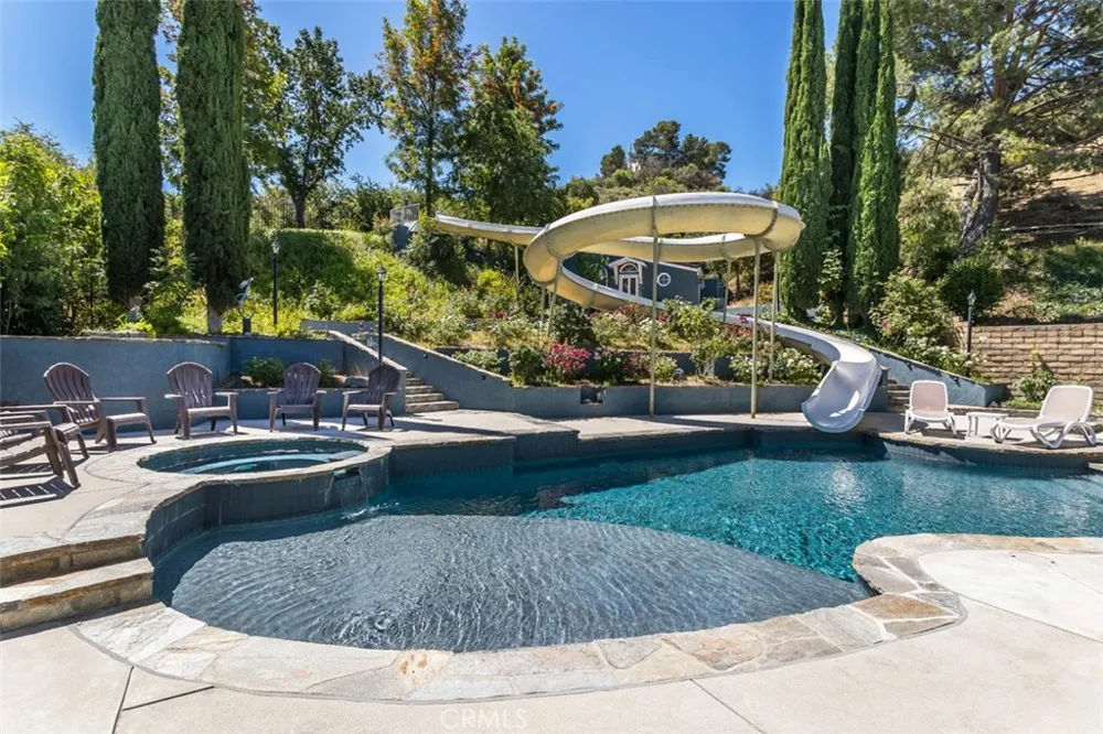 24806 Rosepark Court Newhall, CA 91321