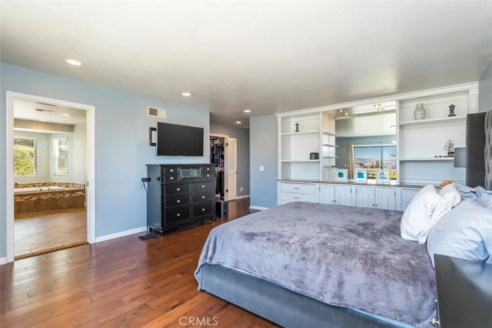 24806 Rosepark Court Newhall, CA 91321