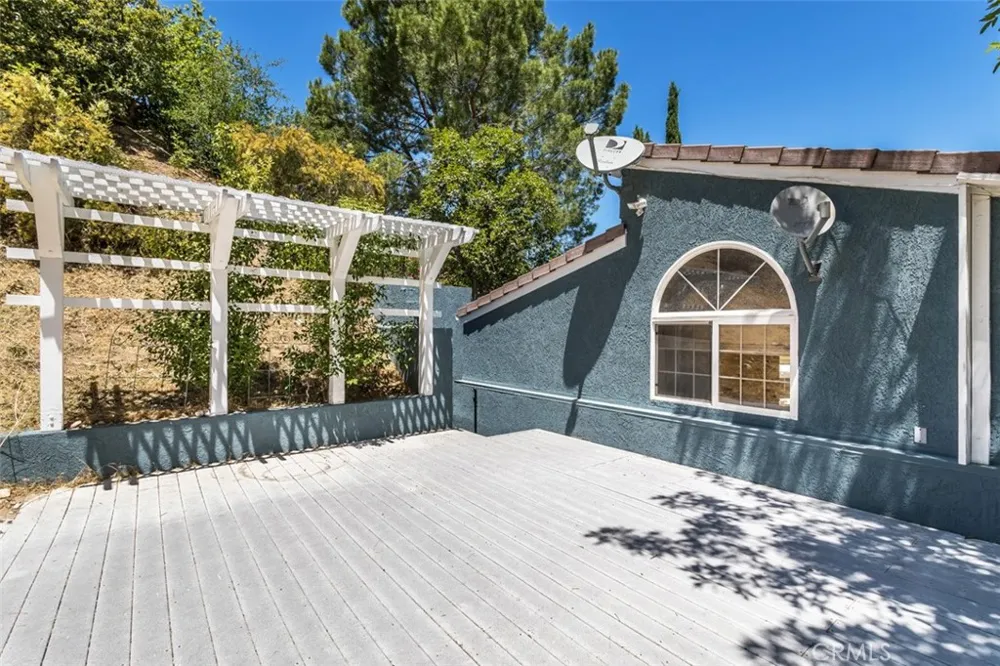 24806 Rosepark Court Newhall, CA 91321