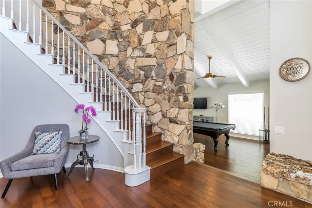 24806 Rosepark Court Newhall, CA 91321