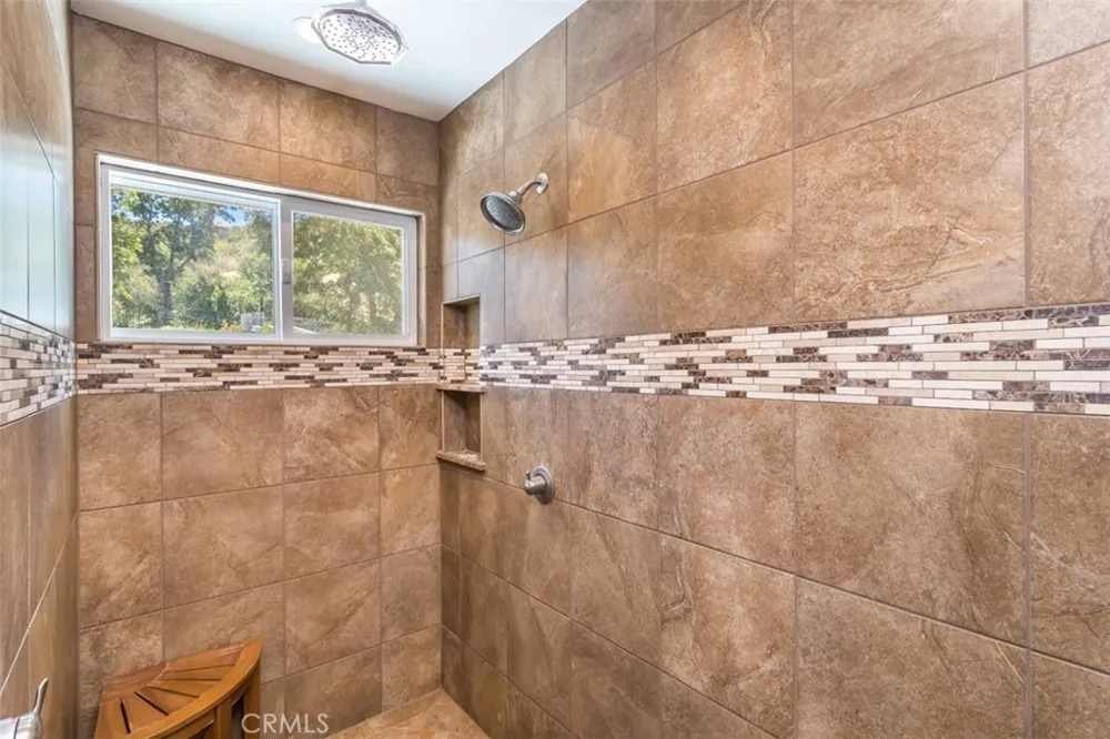 24806 Rosepark Court Newhall, CA 91321