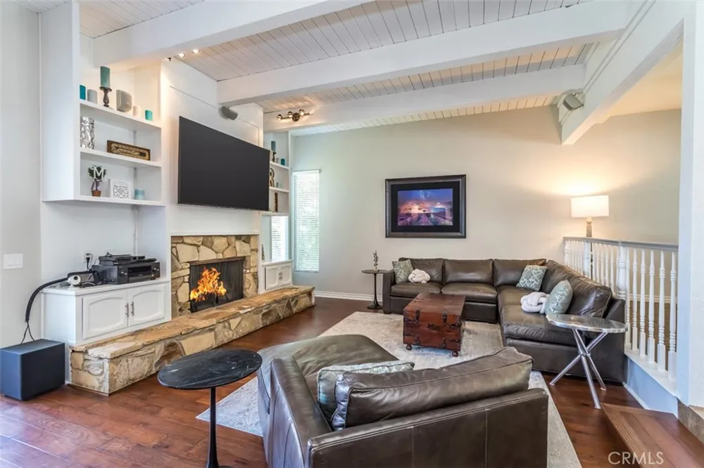 24806 Rosepark Court Newhall, CA 91321