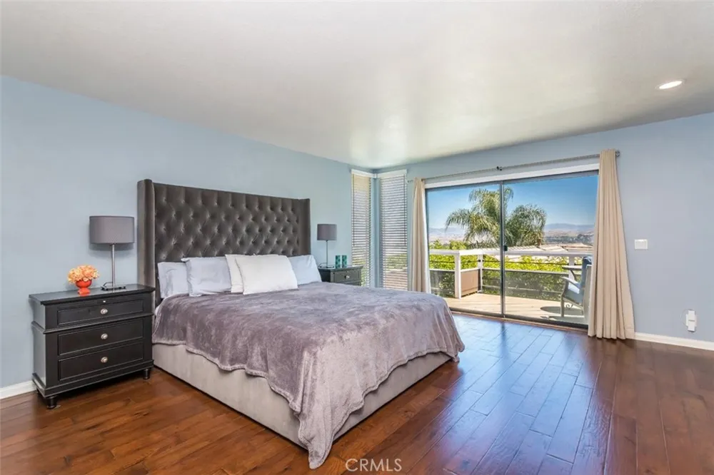 24806 Rosepark Court Newhall, CA 91321