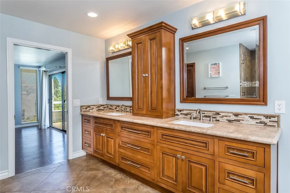 24806 Rosepark Court Newhall, CA 91321