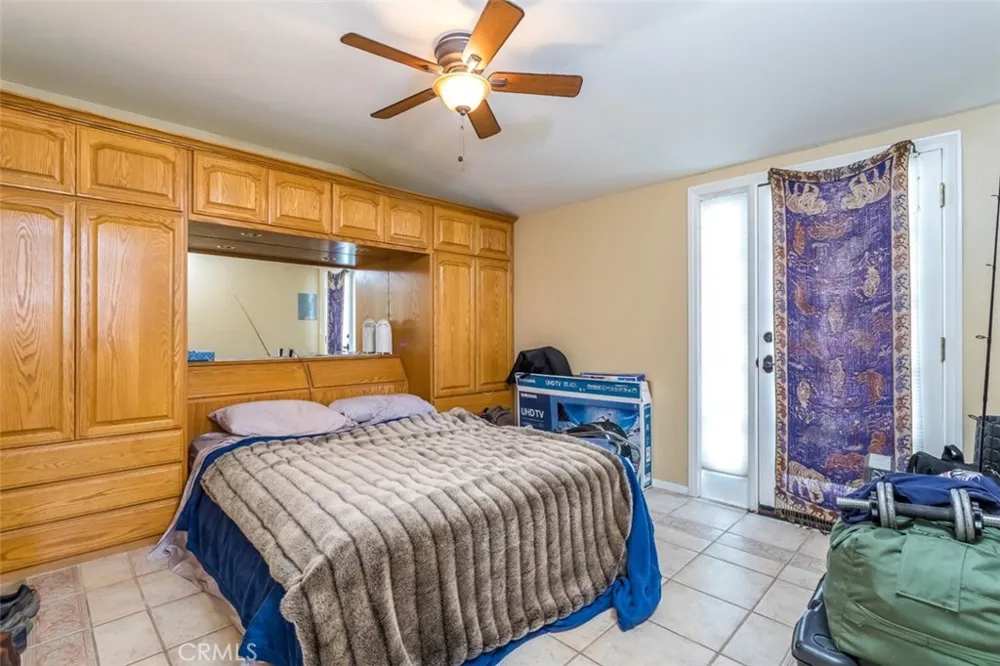 24806 Rosepark Court Newhall, CA 91321