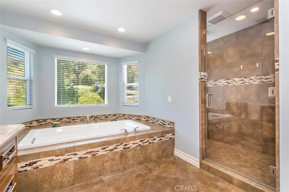 24806 Rosepark Court Newhall, CA 91321