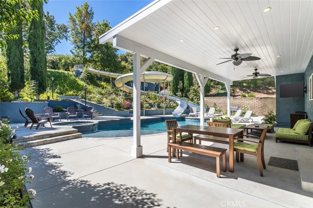 24806 Rosepark Court Newhall, CA 91321