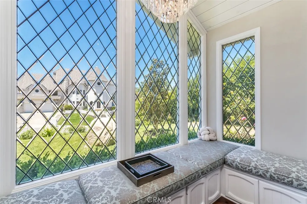 24806 Rosepark Court Newhall, CA 91321