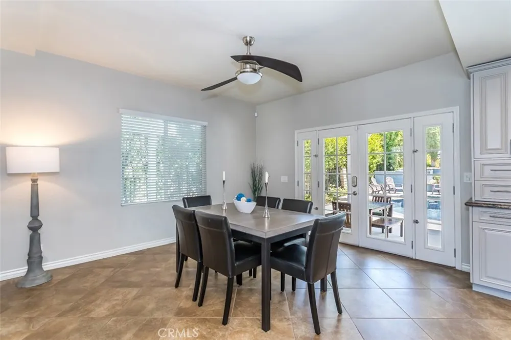 24806 Rosepark Court Newhall, CA 91321