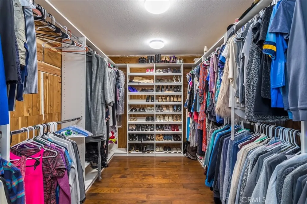 24806 Rosepark Court Newhall, CA 91321