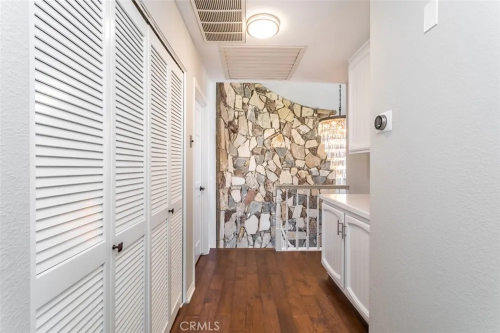 24806 Rosepark Court Newhall, CA 91321