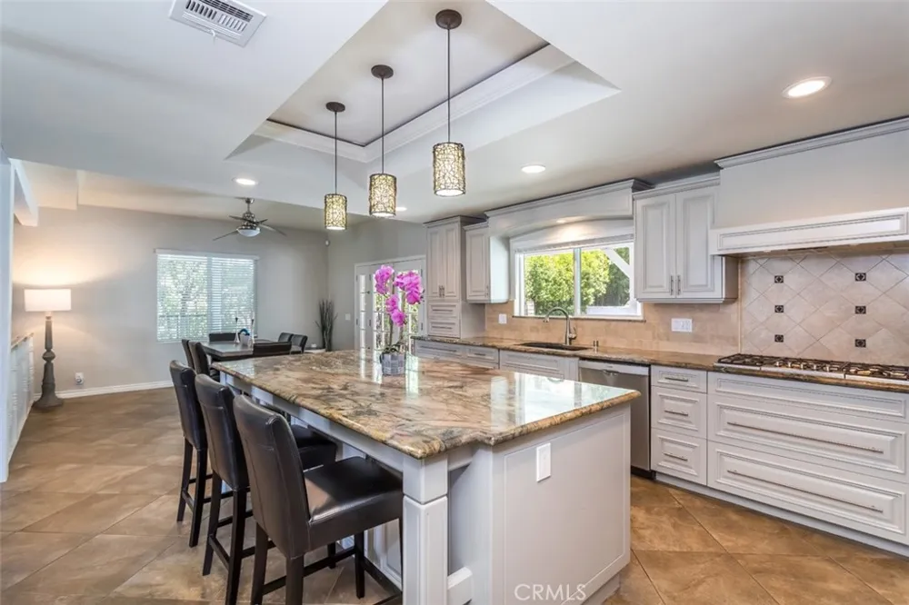 24806 Rosepark Court Newhall, CA 91321