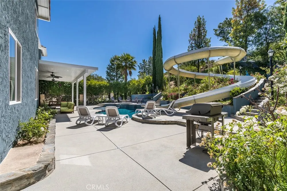 24806 Rosepark Court Newhall, CA 91321