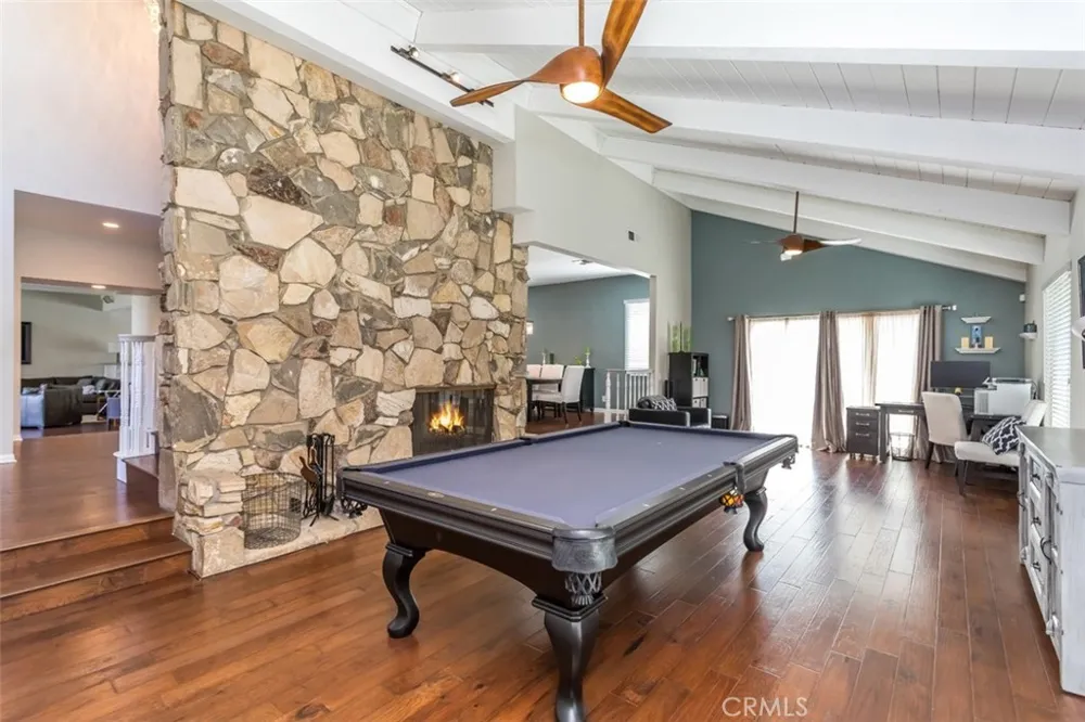 24806 Rosepark Court Newhall, CA 91321