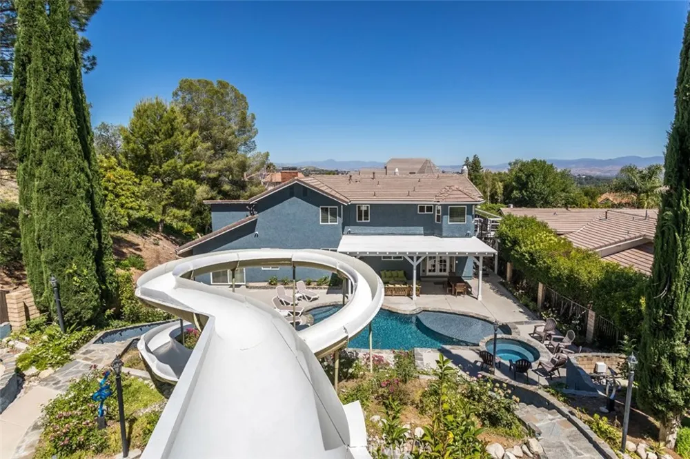 24806 Rosepark Court Newhall, CA 91321