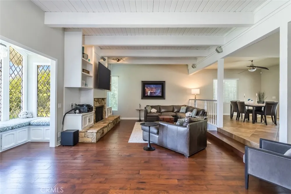 24806 Rosepark Court Newhall, CA 91321