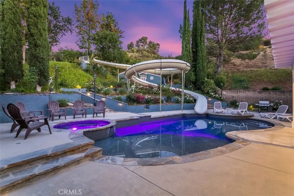 24806 Rosepark Court Newhall, CA 91321