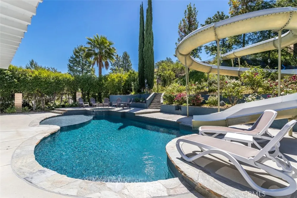 24806 Rosepark Court Newhall, CA 91321