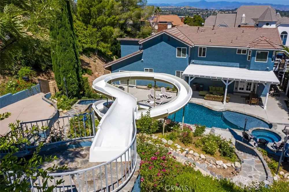 24806 Rosepark Court Newhall, CA 91321