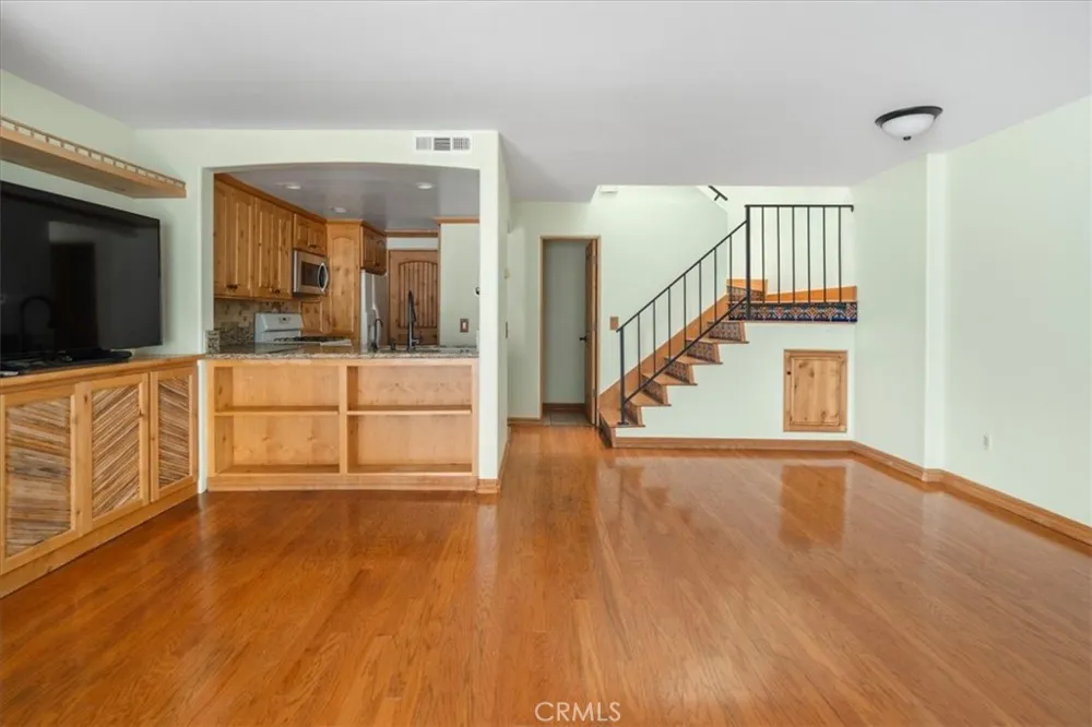 5249 Colodny #8 Agoura Hills, CA 91301