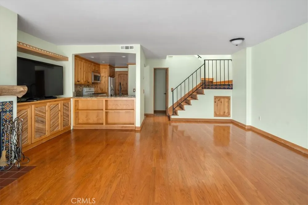 5249 Colodny #8 Agoura Hills, CA 91301