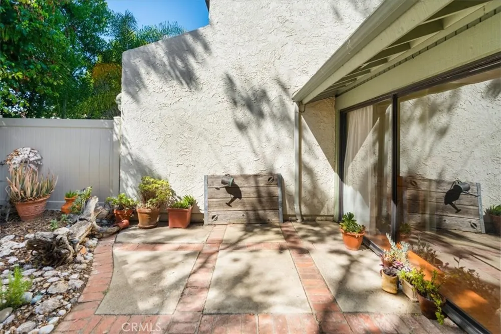 5249 Colodny #8 Agoura Hills, CA 91301