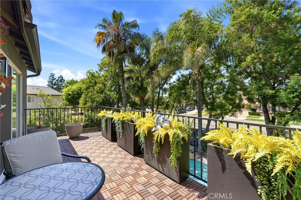 4826 W Ceres Court Visalia, CA 93291