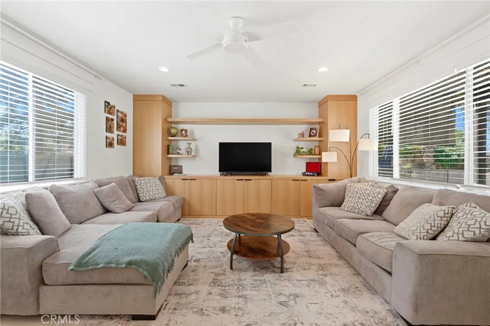 4826 W Ceres Court Visalia, CA 93291