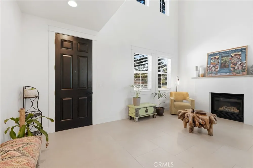 4826 W Ceres Court Visalia, CA 93291