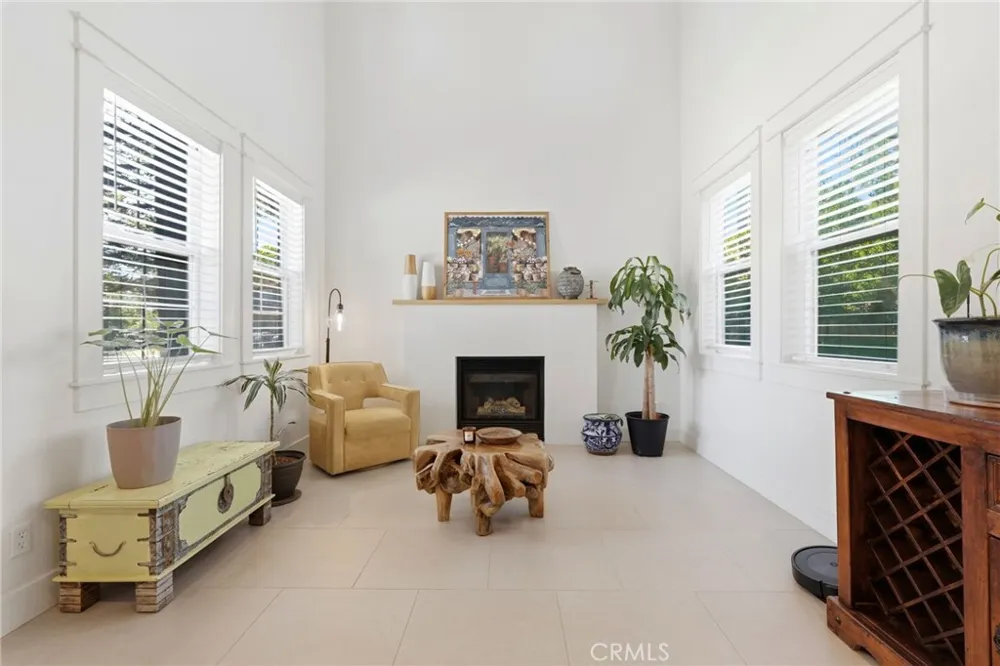4826 W Ceres Court Visalia, CA 93291