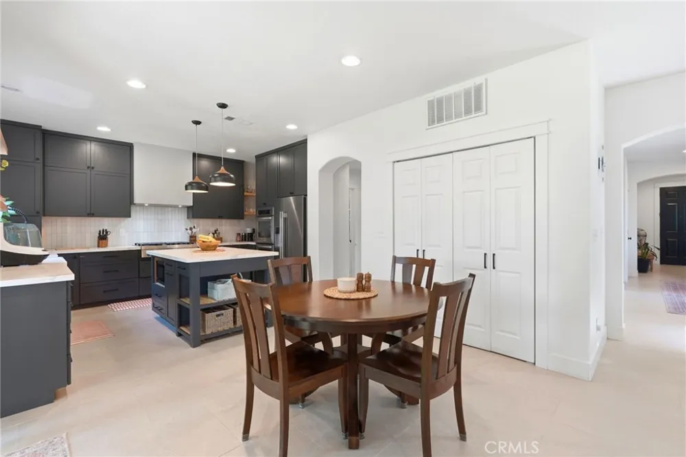 4826 W Ceres Court Visalia, CA 93291