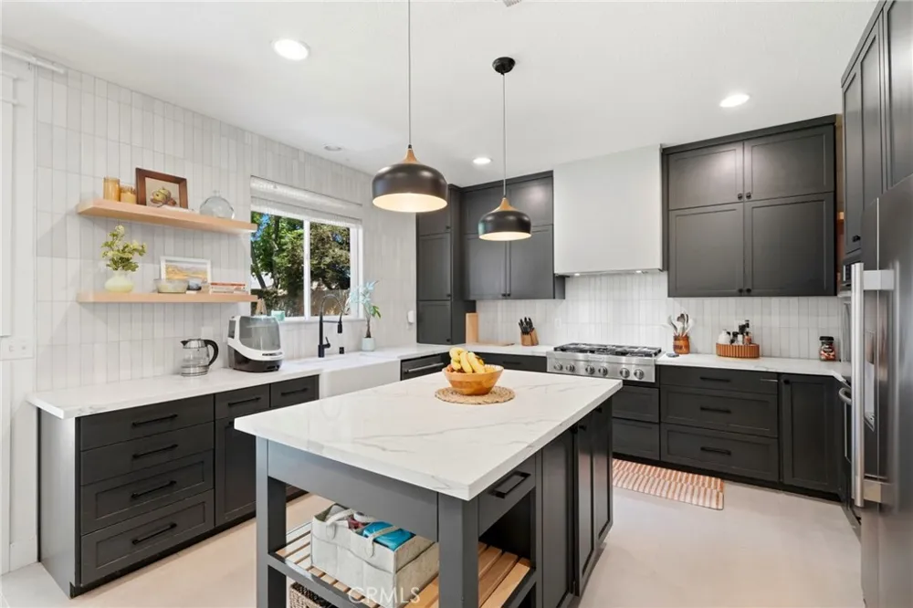 4826 W Ceres Court Visalia, CA 93291