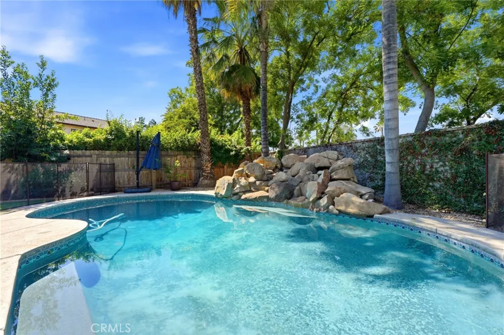 4826 W Ceres Court Visalia, CA 93291
