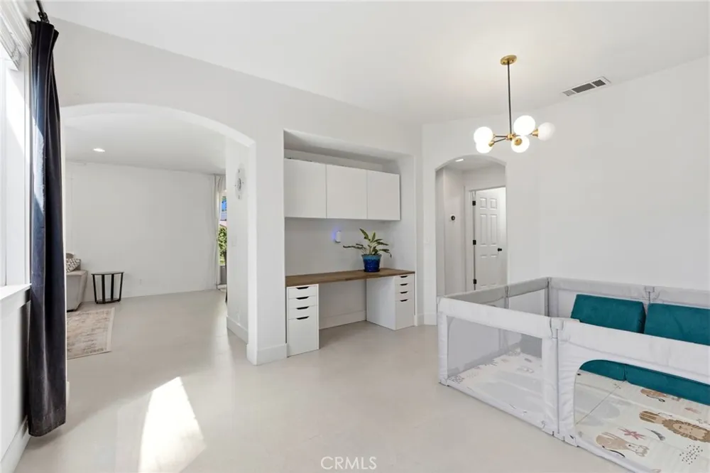 4826 W Ceres Court Visalia, CA 93291