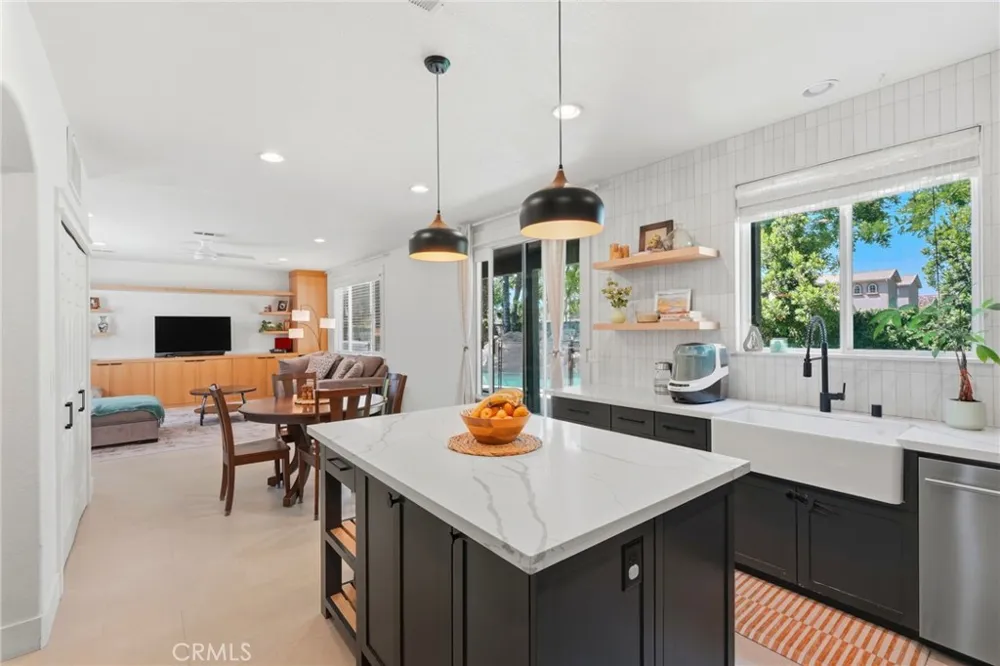 4826 W Ceres Court Visalia, CA 93291