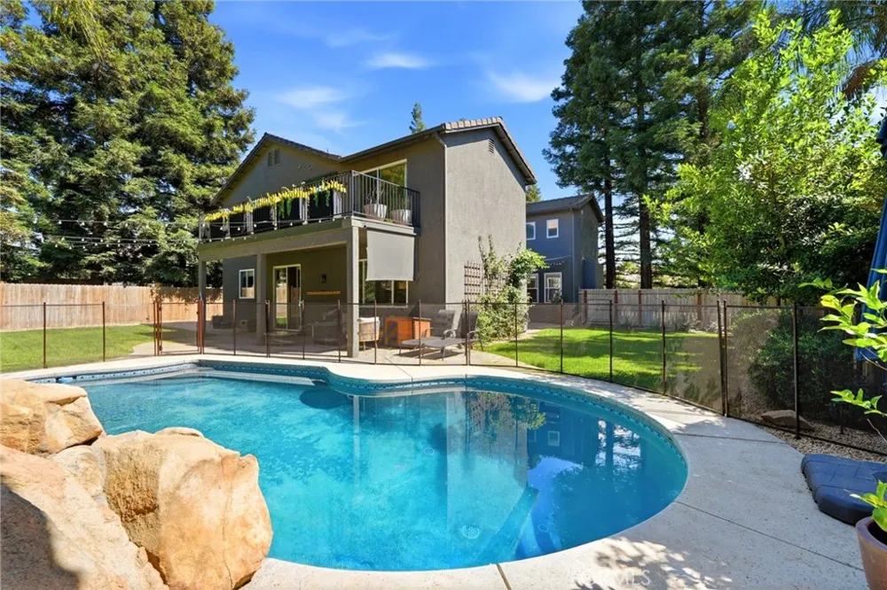 4826 W Ceres Court Visalia, CA 93291