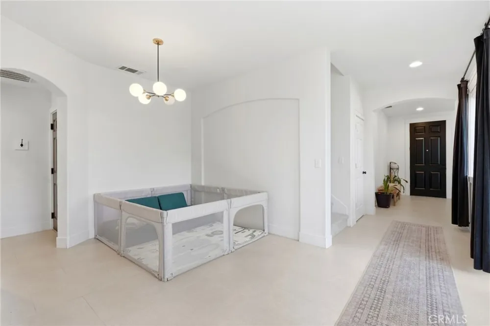 4826 W Ceres Court Visalia, CA 93291