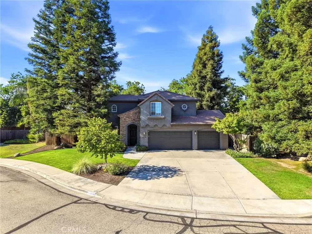 4826 W Ceres Court Visalia, CA 93291