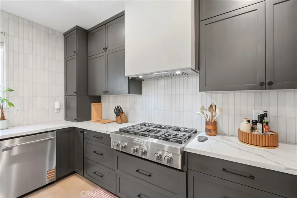 4826 W Ceres Court Visalia, CA 93291