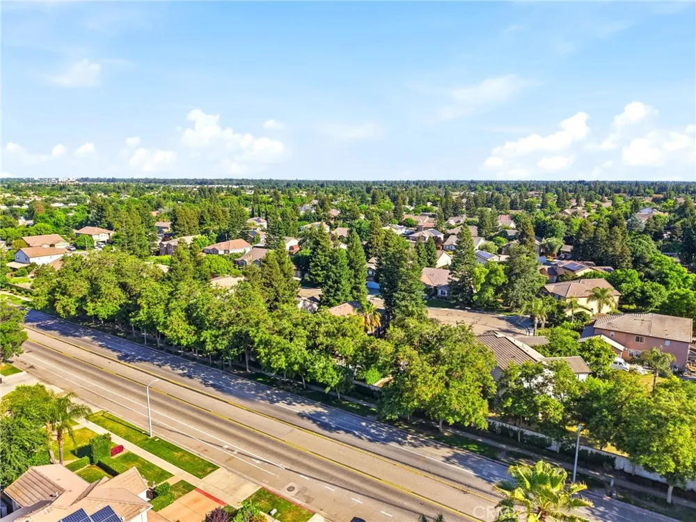 4826 W Ceres Court Visalia, CA 93291