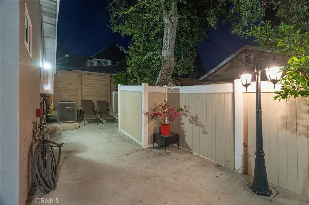 3419 Montrose Ave La Crescenta, CA 91214